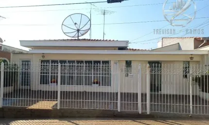Casa comercial com 2 salas à venda no Centro, Vinhedo  por R$ 980.000