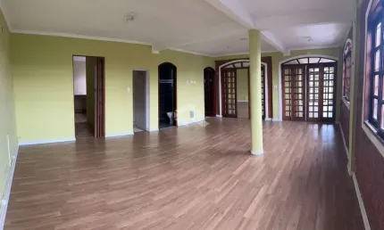 Casa ampla na vila rosalia, paralela com timoteo penteado.