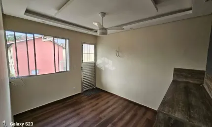 Casa Sobreposta no Condomínio Maria Dirce 2 - 2 Dormitórios, 1 Vaga
