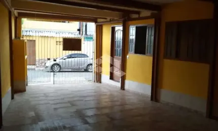 Oportunidade para Investidores! 3 Casas no Mesmo Terreno - Jardim Munhoz | R$ 425.000