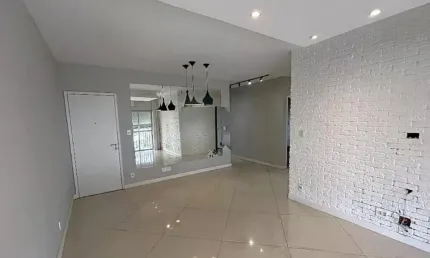 Apartamento 2 Quartos (1 Suíte) com Varanda e Planejados – Penha Circular !
