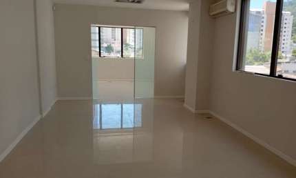 Sala comercial para alugar na Rua Crispim Mira, 184, Centro, Florianópolis, 48 m2 por R$ 3.500