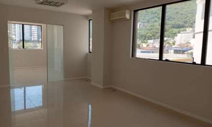 Sala comercial para alugar na Rua Crispim Mira, 184, Centro, Florianópolis, 48 m2 por R$ 3.500
