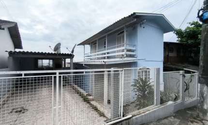 Casa com 2 quartos para alugar na Rua Coletor Irineu Comelli, 788, Centro, São José, 224 m2 por R$ 3.110