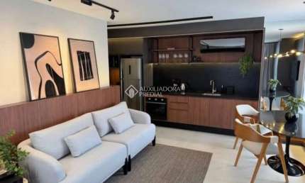 Apartamento com 1 quarto para alugar na Avenida Professor Othon Gama D'Eça, 624, Centro, Florianópolis, 45 m2 por R$ 5.500