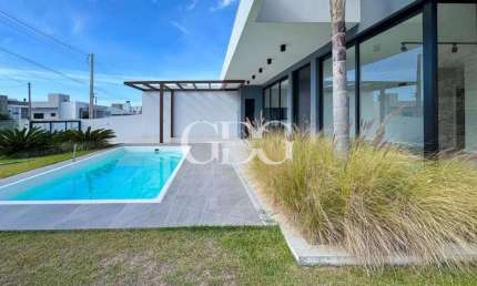 Casa com 3 quartos à venda no Centro, Passo de Torres , 160 m2 por R$ 1.240.000