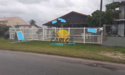 Casa com 3 quartos à venda na Avenida Deputado Aníbal Khury, 6805, Ipanema, Pontal do Paraná por R$ 690.000