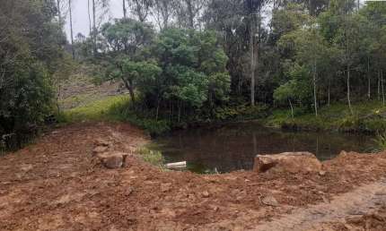 Chácara / sítio com 2 quartos à venda em Cangoera, Tijucas do Sul 