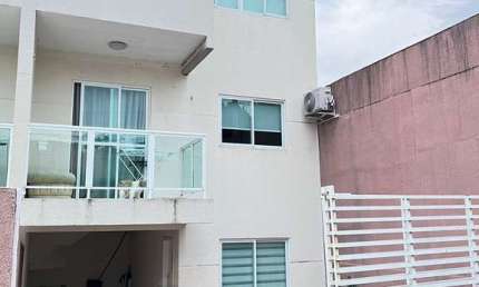 Casa com 3 quartos à venda na Rua Onze de Fevereiro, 148, Centro, Araucária