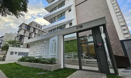 Apartamento para venda no bairro Água Verde em Curitiba