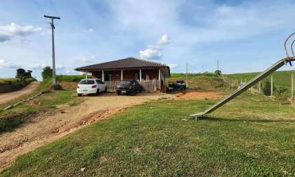 Fazenda/Sítio para venda no bairro Guajuvira em Araucária