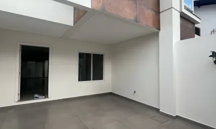 Casa com 3 quartos para alugar na Rua 500, 111, Centro, Balneário Camboriú