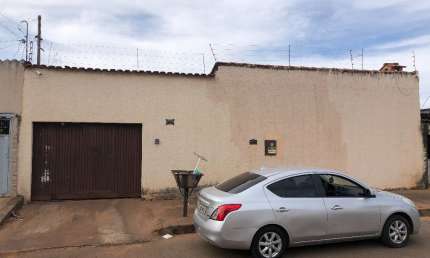 Excelente Casa no Setor Sul do Gama com Piscina Aquecida e Lote Amplo