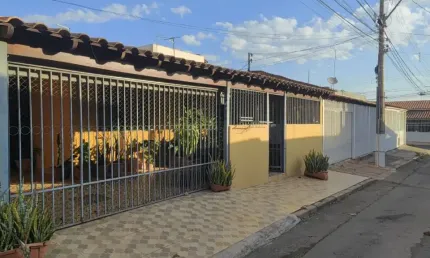 Vendo excelente casa em ótima localização na x norte do gama df !!