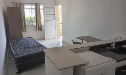 Kitnet/Excelente Localização -01 pequena $1300,00- Maior $1.450,00- Venha Conhecer!!