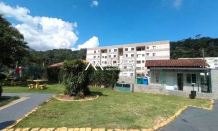 Apartamento de 2 quartos, prédio novo, ensolarado, condomínio com lazer e estacionamento.