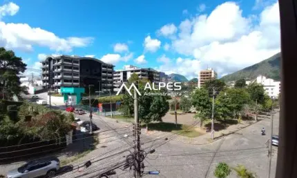 Excelente apartamento quarto e sala, vista livre, próximo a faculdade, com elevador e garagem.