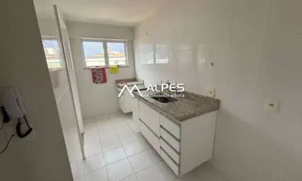 Excelente apartamento de quarto e sala, na rua da  faculdade, prédio com elevador e garagem.