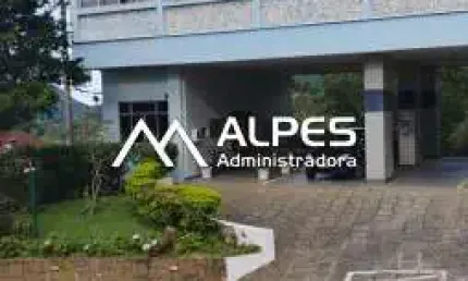Excelente apartamento dividido em quarto e sala, mobiliado, linda vista, junto ao Parque Nacional