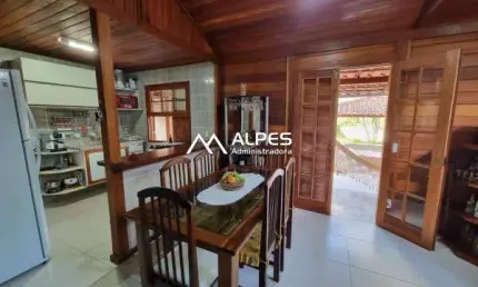 Excelente casa em condomínio linear em vargem grande, mobiliada, com muito verde, vista livre, com 2 casas no mesmo quintal.