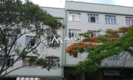 Excelente apartamento quarto e sala mobiliado, próximo a faculdade, com elevador e estacionamento.
