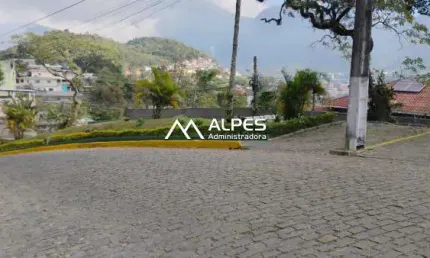 Excelente Apartamento de  2 quartos,rua tranquila, vista livre, condomínio com Lazer.