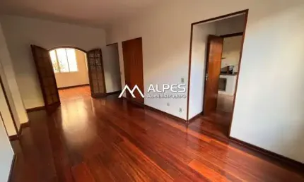 Apartamento de 3 quartos, em excelente localização, próximo a mercados e com garagem.