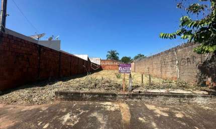 Terreno à venda no Iporã, Araçatuba  por R$ 130.000