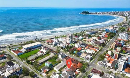 Sobrado com 4 dormitórios à venda, 243 m² por R$ 1.600.000,00 - Centro - Guaratuba/PR