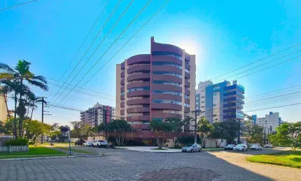 Apartamento com 3 dormitórios para alugar por R$ 700,00/dia - Centro - Guaratuba/PR
