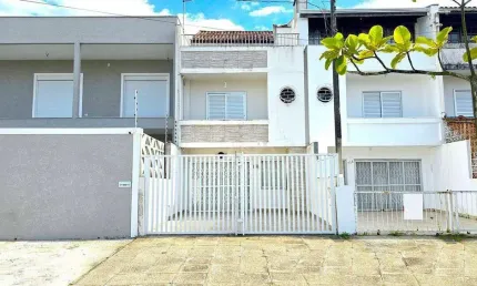 Sobrado com 4 dormitórios à venda, 115 m² por R$ 550.000,00 - Centro - Guaratuba/PR