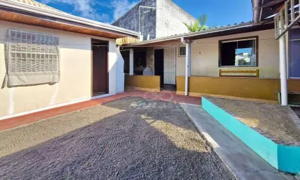 Casa com 1 quarto à venda na Rua Ivaí, 881, Piçarras, Guaratuba, 53 m2 por R$ 450.000