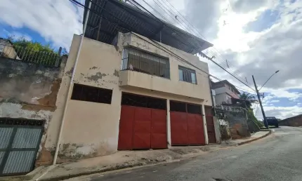 Casa espaçosa e funcional à venda, em um dos bairros mais completos da cidade, santa luzia!