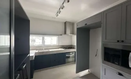 Um apartamento de alto padrão no coração do Centro,  onde o luxo encontra a tranquilidade.