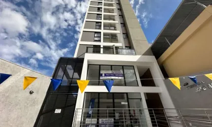 A vida acontece aqui! Apartamento de 1 quarto com uma localizção incrível.