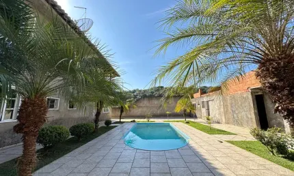 Casa super espaçosa no bairro Aeroporto espera por você!