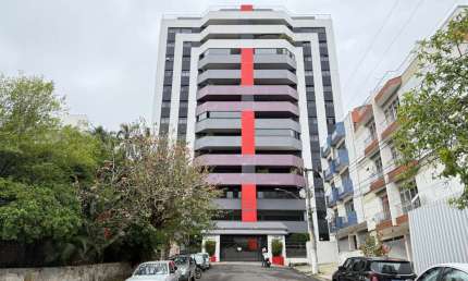 Um apartamento clássico que oferece conforto, lazer e localização premium!
