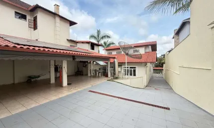 Exclusividade e conforto em um condomínio fechado de alto padrão!