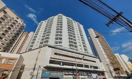 Sofisticação, conforto e exclusividade em uma cobertura triplex no coração de Juiz de Fora. Cobertura à venda no Centro.
