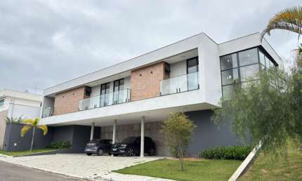 Liberdade, conforto e segurança para viver seus melhores dias no Spina Ville!  Casa linear à venda .