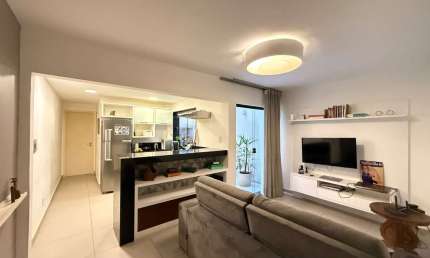 Um refúgio moderno, charmoso e com espaço de sobra para viver bem!