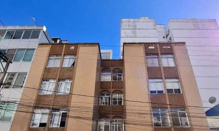 Morar no coração da cidade com praticidade e comodidade! Apartamento à venda no Centro.