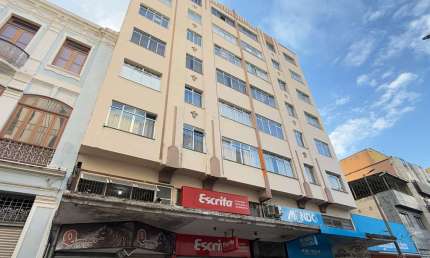 Tradição, conforto e localização estratégica no coração de Juiz de Fora! Apartamento 3 quartos à venda no Centro.