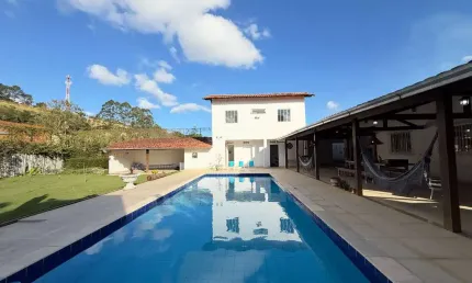 Casa com 3 quartos à venda no bairro Jardim da Serra!