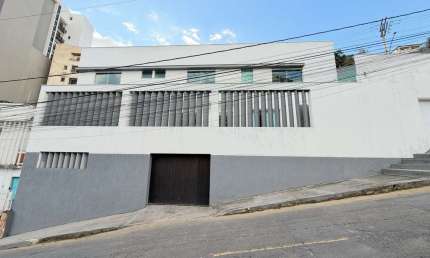 Casa com 5 suíte à venda! Alto padrão, espaço de sobra e localização privilegiada no Bom Pastor!