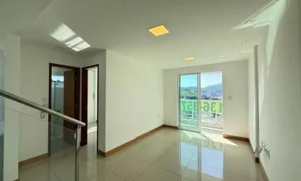 Conecte-se com o melhor da cidade — direto do seu terraço! Cobertura à venda no Centro.