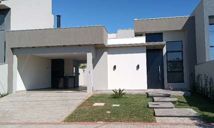 Casa térrea dos sonhos em Cambé – em condomínio fechado!