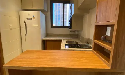 Vendo studio mobiliado com varanda caminho das árvores