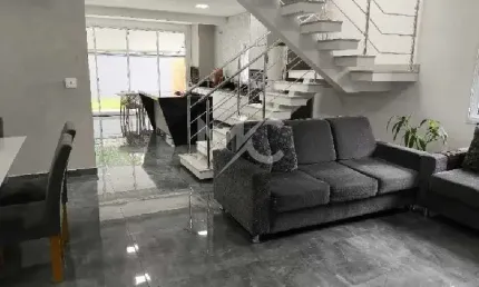 Casa em condomínio fechado com 3 quartos à venda no Jardim Jacinto, Jacareí  por R$ 1.330.000