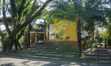 Casa em condomínio fechado com 4 quartos à venda no Jardim Califórnia, Jacareí  por R$ 1.990.000